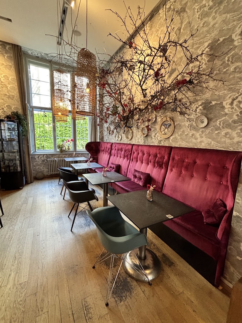 La Bohème Café Specialty Coffee Roastery - La Bohème Café Specialty Coffee Roastery Sázavská 2031/32, Vinohrady, 120 00 Praha-Praha 2, Czechia