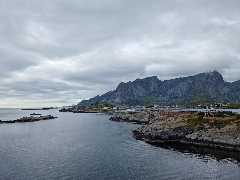 Hamnoy Viewpoint and Parking - Hamnoy Viewpoint and Parking Olenilsøya, 8390 Reine, Norway