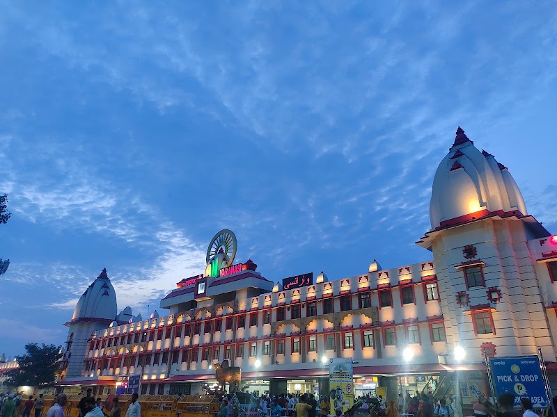 Varanasi Junction - Varanasi Junction, 8XGP+HHW, Varanasi Railway Sta Rd, Railwayganj Colony, Varanasi, Uttar Pradesh 221002, India