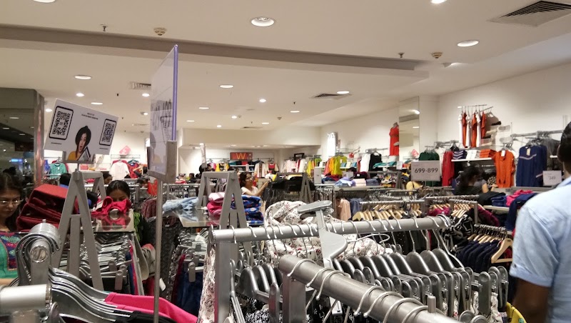 Max - Max First Floor, V3S MALL, District Centre, Vikas Marg, Laxmi Nagar, New Delhi, Delhi, 110092, India