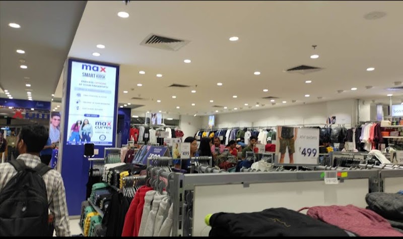 Max - Max First Floor, V3S MALL, District Centre, Vikas Marg, Laxmi Nagar, New Delhi, Delhi, 110092, India