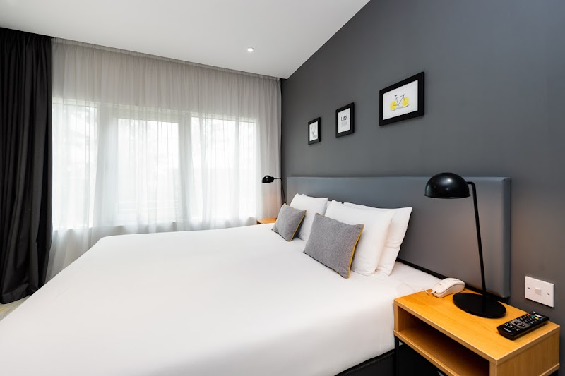 Staycity Aparthotels London Heathrow - Staycity Aparthotels London Heathrow High Point Village - Concierge, Station Approach, Hayes UB3 4FL, UK