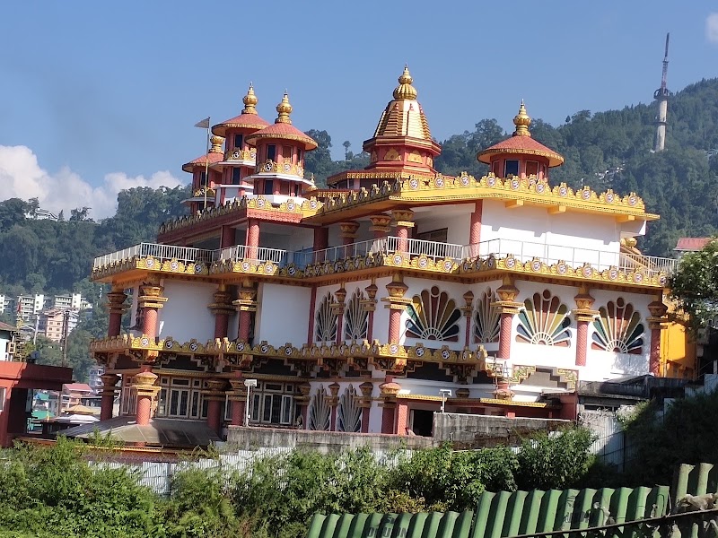 Mahatma Gandhi Statue - Mahatma Gandhi Statue 8JH6+FWM, Mahatma Gandhi Marg, Arithang, Gangtok, Sikkim 737101, India