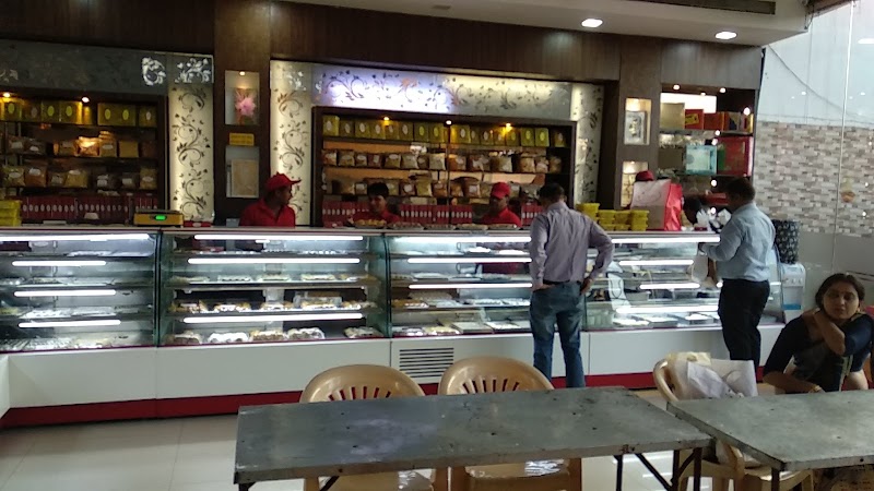 New Delhi Sweets - New Delhi Sweets, Kachna Pahuch Marg, opp. RTO Ground, Shankar Nagar, Raipur, Chhattisgarh 492004, India