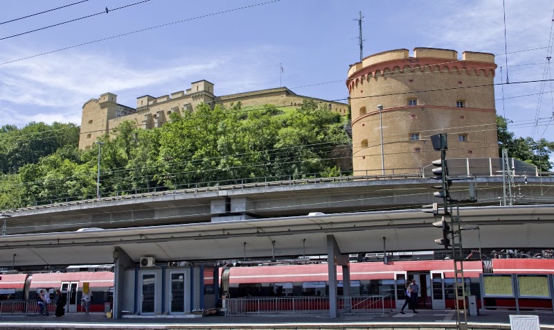 Koblenz Hbf - Koblenz Hbf, Bahnhofpl. 2, 56068 Koblenz, Germany