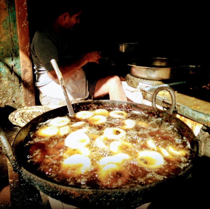 juniya maharaj kachori pakauri - juniya maharaj kachori pakauri, chai Patti, 2852+5G5, Bada Bazaar Rd, Joshiwara, Old Bikaner, Bikaner, Rajasthan 334001, India