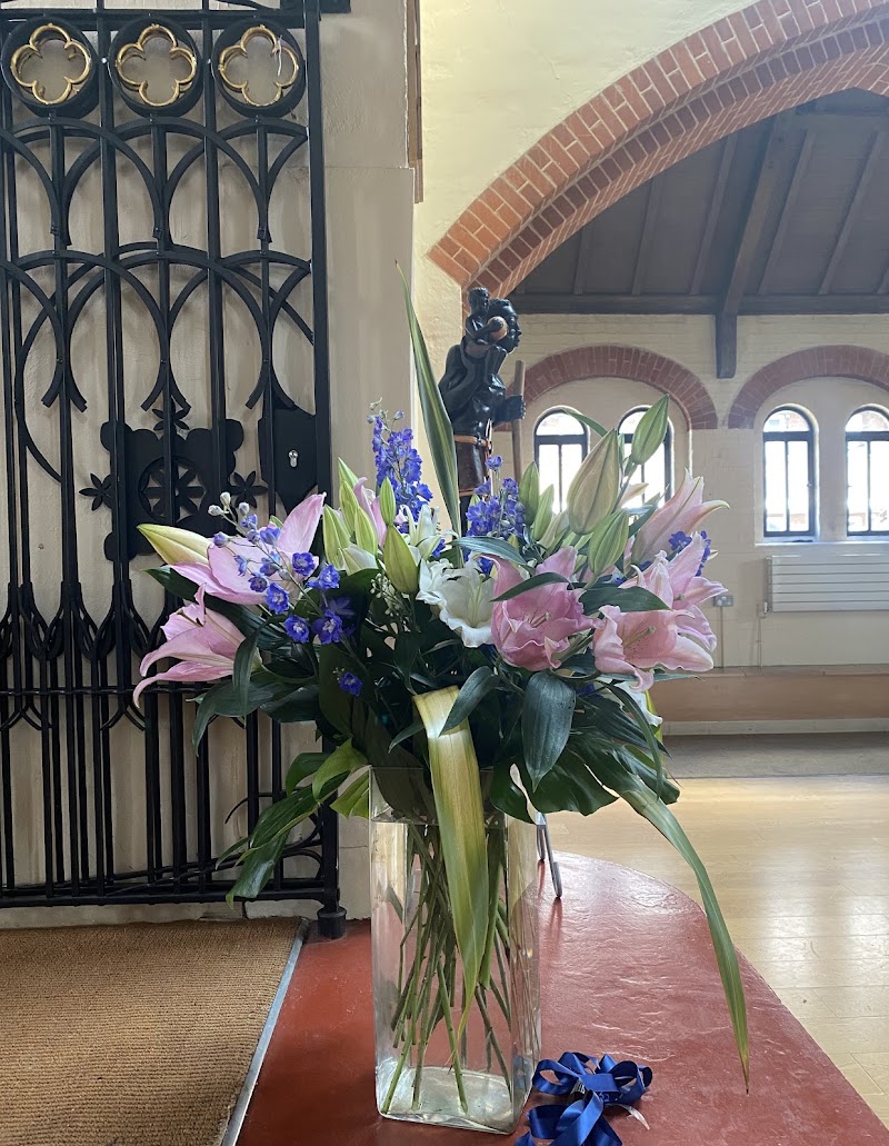 St Christopher's Church, Walworth - St Christopher's Church, Walworth, 80 Tatum St, London SE17 1QR, UK