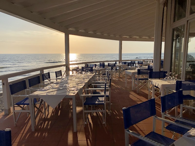 La Nave - La Nave, Lungomare di Levante, 276, 00054 Fregene RM, Italy