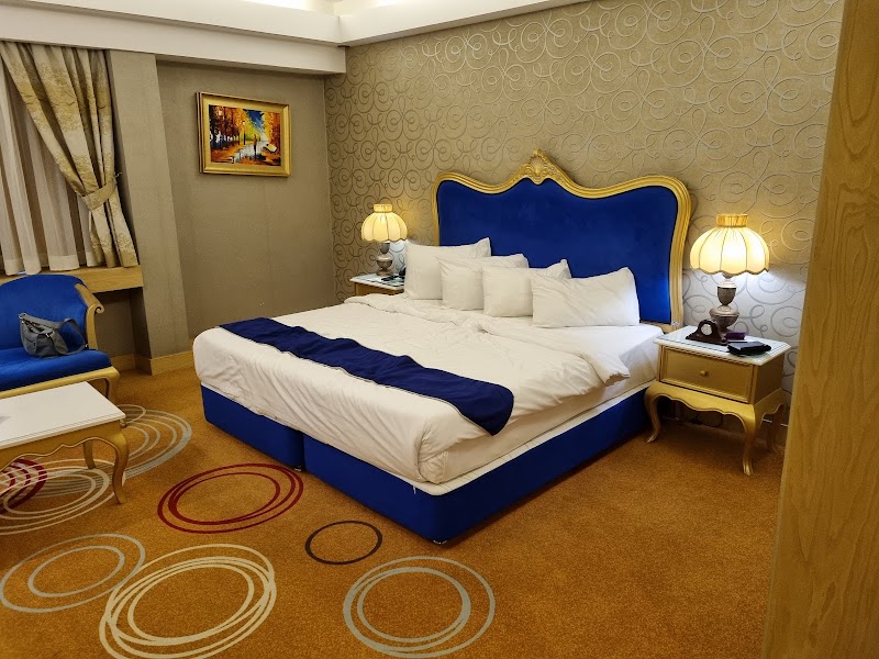 Shiraz Grand Hotel - Shiraz Grand Hotel, Fars Province, Shiraz, Quran Square, JHM6+W2W, Iran