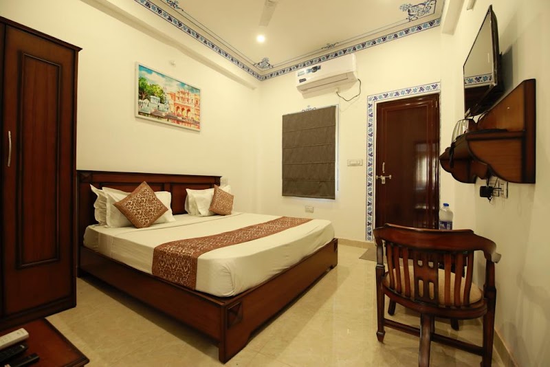 Hotel Casa by the lake - Hotel Casa by the lake, 90,92 Navghat, Near, City Palace Rd, Jagdish Chowk, Udaipur, Rajasthan 313004, India