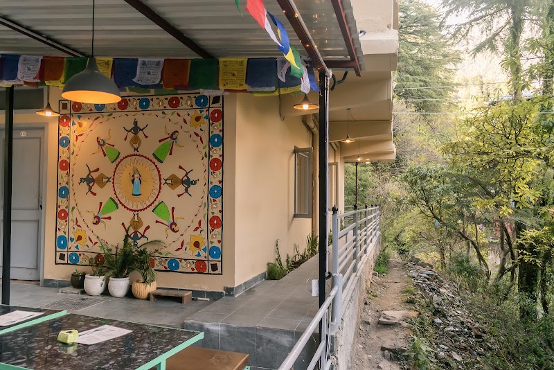 EEVOLVE An Eco - Hostel & Cafe - EEVOLVE An Eco - Hostel & Cafe Dharamkot Rd, Dharamkot, Dharamshala, Himachal Pradesh 176216, India