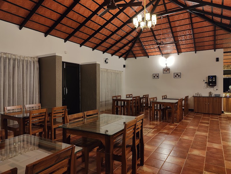 Hillcrest home stay - Hillcrest home stay, Thippanahalli Estate Rd, Aralaguppe, Karnataka 577131, India