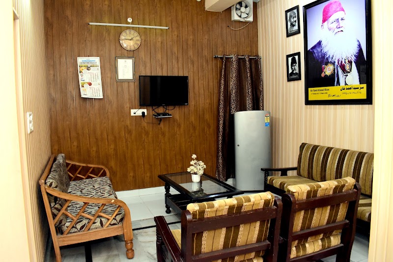 Hashmi Guest House - Hashmi Guest House, Noor Bagh, Ameer Nishan Market, Hasan Manzil Rd, Civil Lines, Aligarh, Uttar Pradesh 202001, India