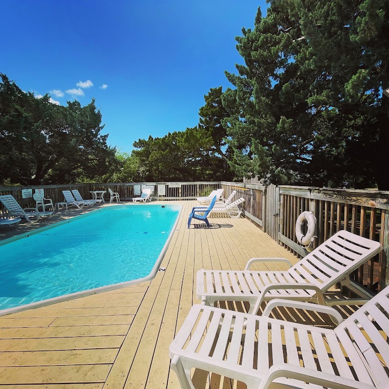 Blackbeard's Lodge - Blackbeard's Lodge, 111 Back Rd, Ocracoke, NC 27960, USA