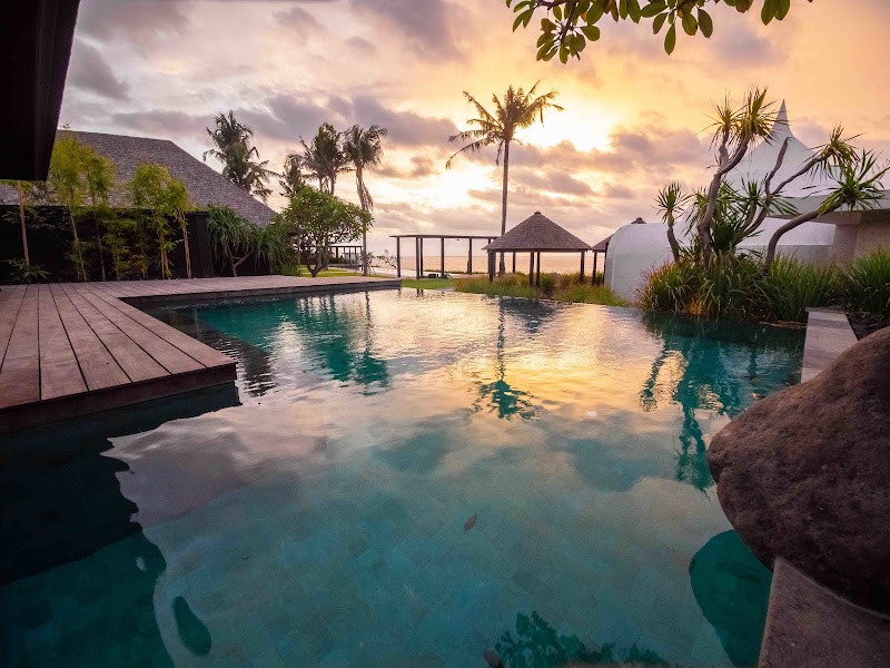 The Istana - The Istana Jl. Uluwatu Jl. Pantai Suluban, Pecatu, Kec. Kuta Sel., Kabupaten Badung, Bali 80361, Indonesia