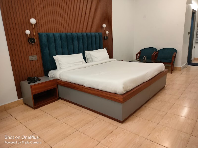 Hotel TRG - Hotel TRG 29 Gaurimal Complex, Rail Head Complex, near, Bahu Rd, Trikuta Nagar, Jammu, 180012