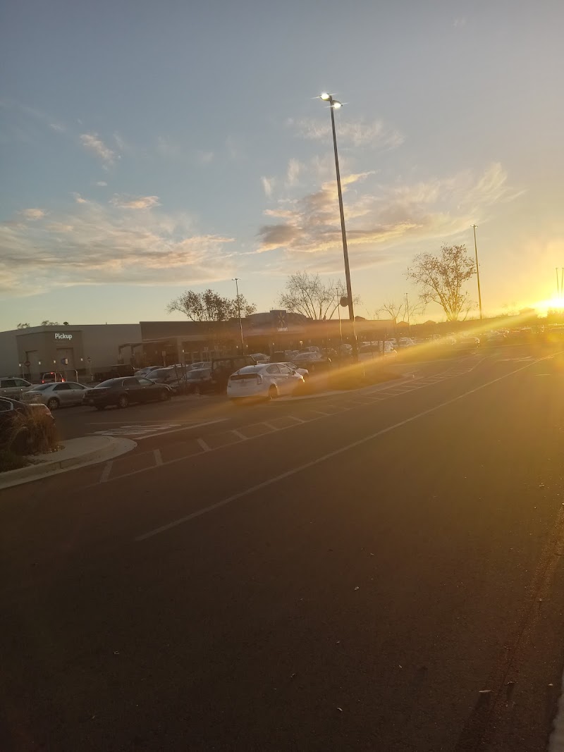 Visalia, CA (VIS) - Visalia, CA (VIS), 425 E Oak Ave, Visalia, CA 93291, USA