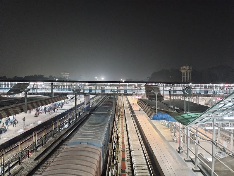 Varanasi Junction railway station - Varanasi Junction railway station maa surge balika intermediate collage, Railwayganj Colony, Varanasi, Uttar Pradesh 221002, India