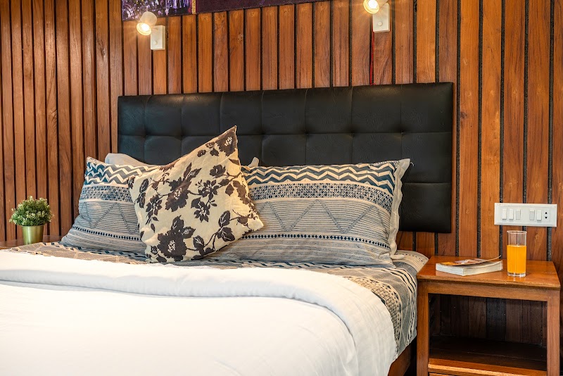 ELIVAAS Signature Kayyath Valley - 4 BHK Villa with Pool in Munnar - ELIVAAS Signature Kayyath Valley - 4 BHK Villa with Pool in Munnar, 7/496A, Kumminikunnu Road, Eatty City, Anachal, Kunchithanny, Keralam 685565, India