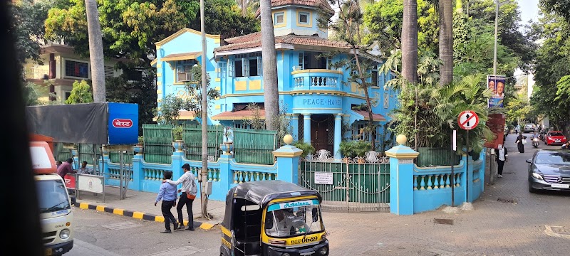 Peri Cross Road - Peri Cross Road, Bandra West, Mumbai, Maharashtra 400050, India
