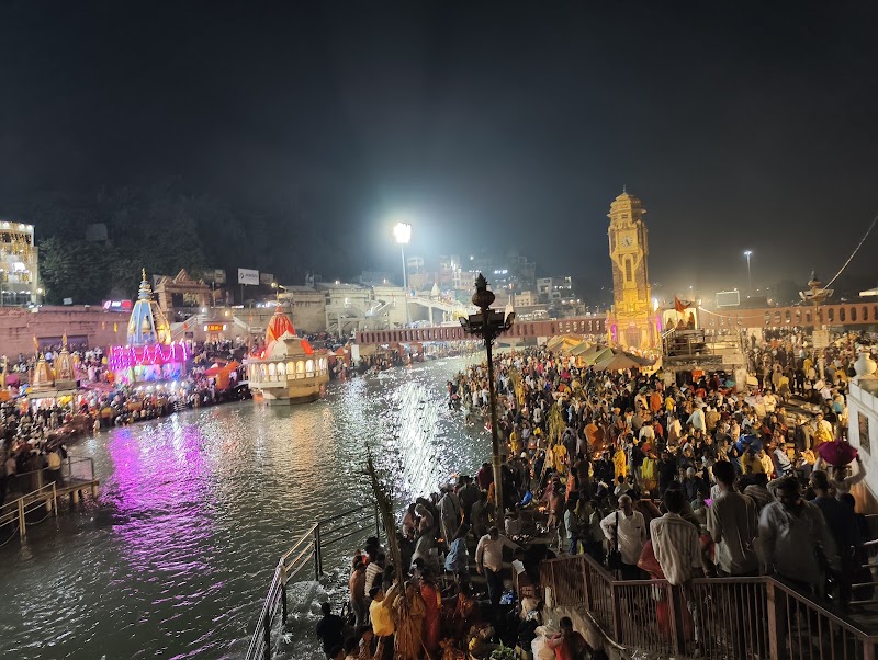 Ganga Aarti Viewing Spot - Ganga Aarti Viewing Spot X54C+GFQ, Har Ki Pauri, Haridwar, Uttarakhand 249401, India