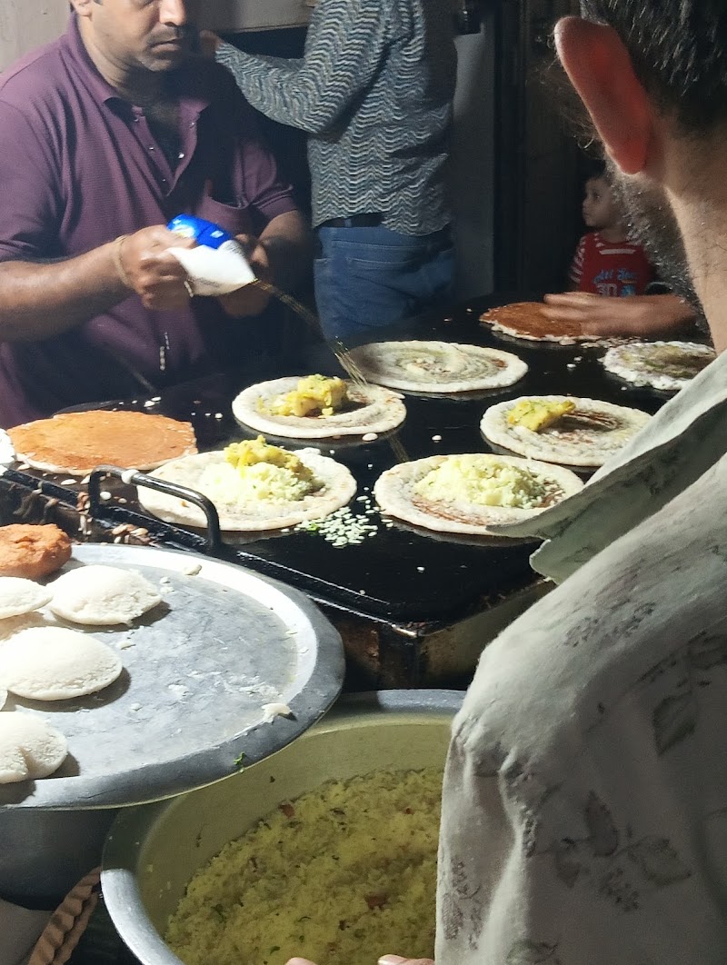 Nagarathpete Night dosa - Nagarathpete Night dosa rajendra market, 3, Avenue Rd, Kumbarpet, Ganigarpet, Nagarathpete, Bengaluru, Karnataka 560002, India