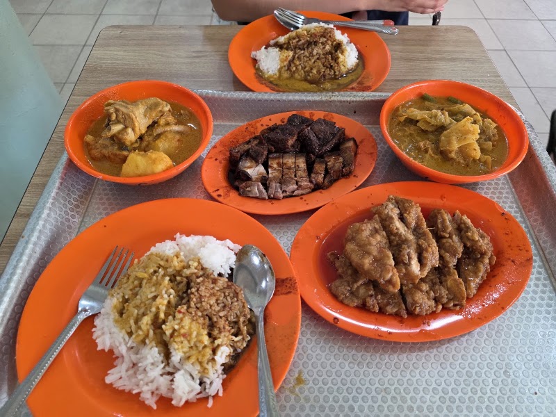 Loo's Hainanese Curry Rice - Loo's Hainanese Curry Rice, 30 Seng Poh Rd, #02-67/68, Singapore 168898