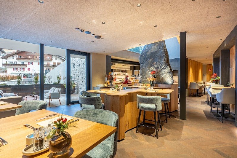 LA TAMBRA - Hotel Lodge + Residence - LA TAMBRA - Hotel Lodge + Residence Via Dursan, 44, 39047 Santa Cristina Valgardena BZ, Italy