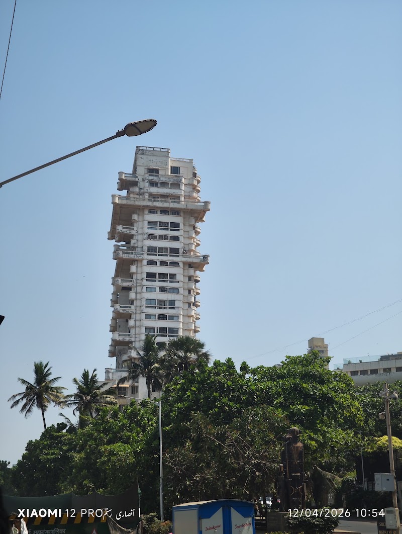 Robo Family Statue - Robo Family Statue, 2RW9+MW8, B.J. Rd, Mount Mary, Bandra West, Mumbai, Maharashtra 400050, India