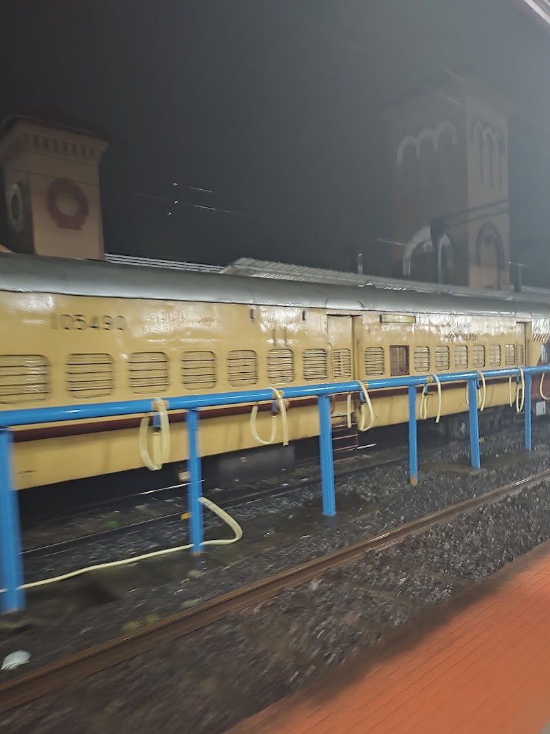 CLT Platform No - 4 - CLT Platform No - 4, 6QWJ+H58, Main, Palayam, Kozhikode, Keralam 673001, India
