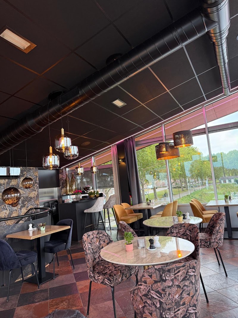 Riverside Lounge Maasbracht - Riverside Lounge Maasbracht Tipstraat 8, 6051 CX Maasbracht, Netherlands