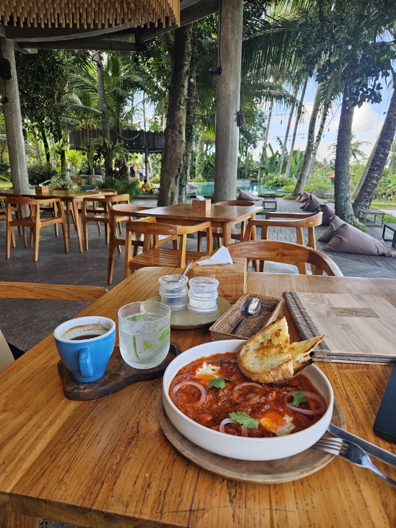 Kelapa Muda Ubud Pool Bar & Kitchen - Kelapa Muda Ubud Pool Bar & Kitchen, Jl. Gn. Sari, Peliatan, Kecamatan Ubud, Kabupaten Gianyar, Bali 80571, Indonesia