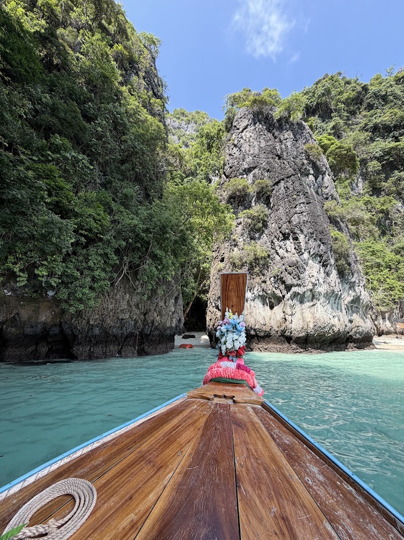 Mr. Chet Longtail Boat Trip - Mr. Chet Longtail Boat Trip, 47 หลังโรงแรมทรายพีพีไอซ์แลนด์วิลเลจ หาดโล๊ะบาเกา , เกาะพีพีดอน Tambon Ao Nang, Amphoe Mueang Krabi, Chang Wat Krabi 81000, Thailand