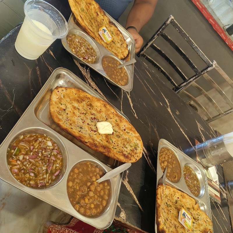 Monu Kulcha Hut - Monu Kulcha Hut, Main, Loharka Rd, near Love Dale School, Gumtala Sub Urban, Gumtala, Amritsar, Punjab 143008, India