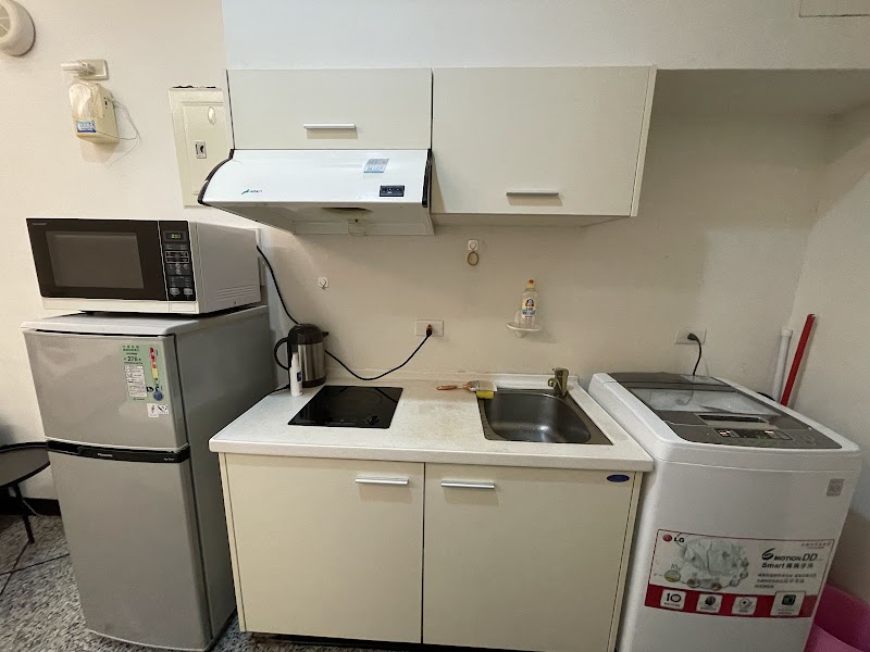 心誠霽月租屋有限公司後忠孝東聯絡處 - 心誠霽月租屋有限公司後忠孝東聯絡處 No. 800號, Section 5 of Zhongxiao East RoadSection 5 of Zhongxiao E Rd, Dadao Village, Xinyi District, Taipei City, Taiwan 110