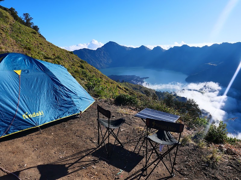 Rinjani Hero - Rinjani Hero, PC77+8FG, Jalan Raya, Senaru, Kec. Bayan, Kabupaten Lombok Utara, Nusa Tenggara Bar. 83354, Indonesia