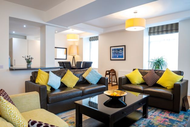 Inverness City Suites - Luxury Serviced Apartments