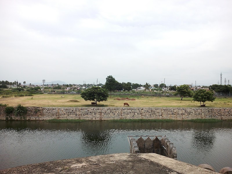 Vellore Fort - Vellore Fort Vellore Fort, Fort Round Rd, Balaji Nagar, Vellore, Tamil Nadu 632004, India