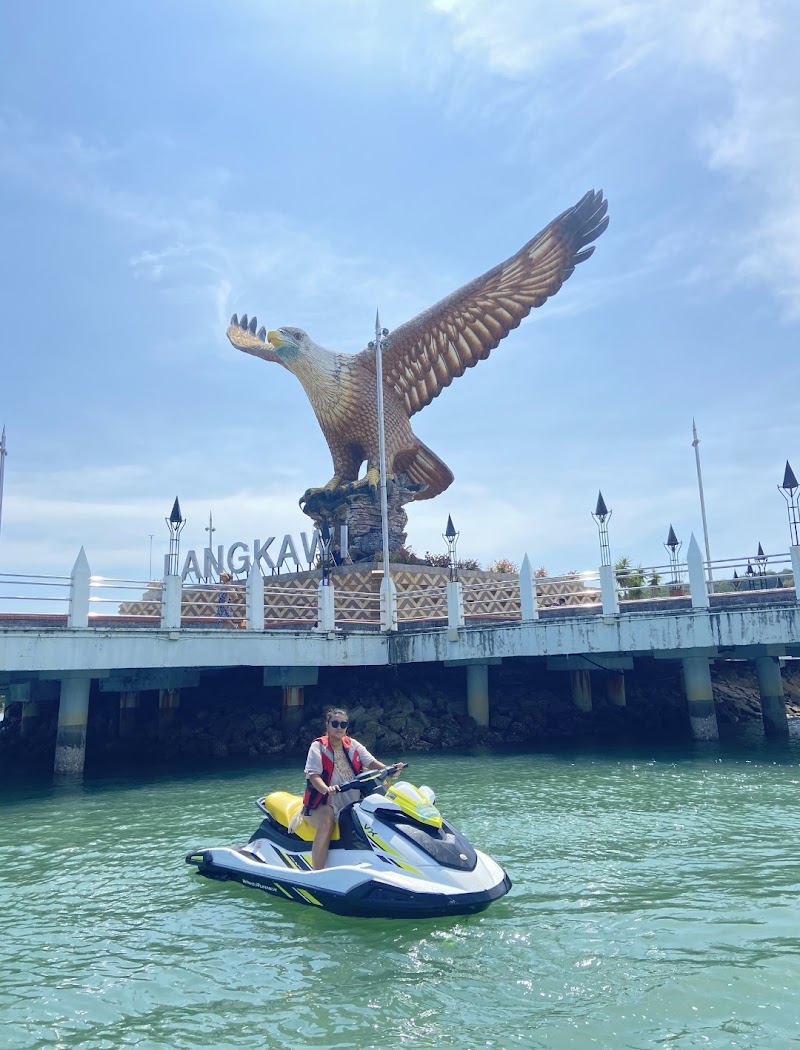 Red Ray Watersports - Red Ray Watersports, Beach by Dataran Cenang Dataran Cenang, Jalan Pantai Chenang, Mukim Kedawang, 07000 Langkawi, Kedah, Malaysia