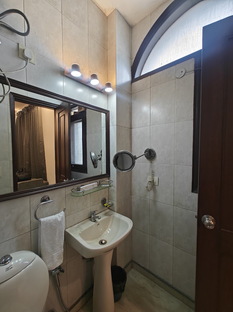FabHotel RR Residency - Hotel in DLF Phase 2, Gurgaon - FabHotel RR Residency - Hotel in DLF Phase 2, Gurgaon 7B, Jacaranda Marg, DLF Phase 2, Sector 25, Gurugram, Haryana 122002, India