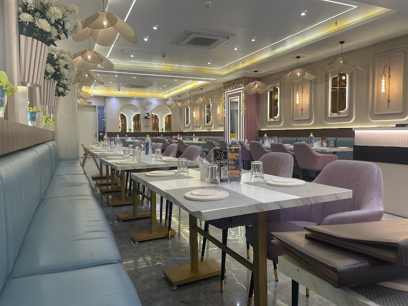 Blinkk Restaurant By Zoca - Blinkk Restaurant By Zoca 62A/1/50/2A, Dr Lohia Rd, near Auto sales petrol pump, Civil Lines, Prayagraj, Uttar Pradesh 211001, India