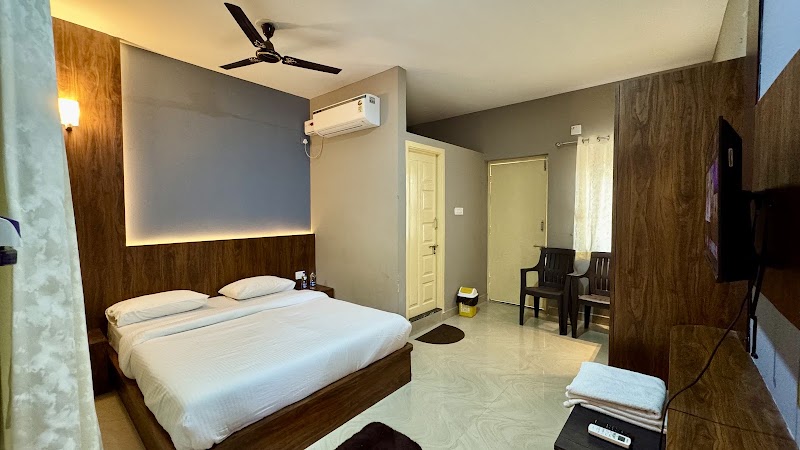 Ratna Residency Boarding & Lodging - Ratna Residency Boarding & Lodging Ratna Residency, Karavali junction, Udupi - Malpe Rd, opp. Red stone Enclave Apartment, behind Deepti hardware, Udupi, Karnataka 576103, India
