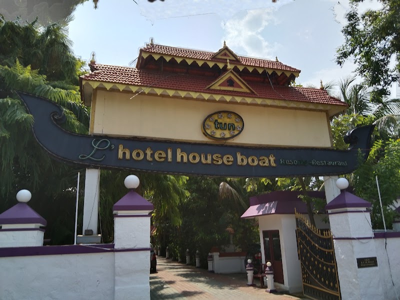 Tun L hotel house boat Resorts-Restaurant-Hotel-Mamallapuram - Tun L hotel house boat Resorts-Restaurant-Hotel-Mamallapuram No.1- E.C.R, Elanthoppu, near Tiger Cave, Mahabalipuram, Pattipulam, Tamil Nadu 603104, India