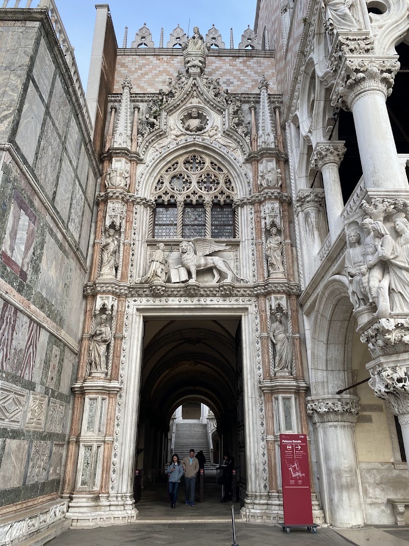Carta Gate