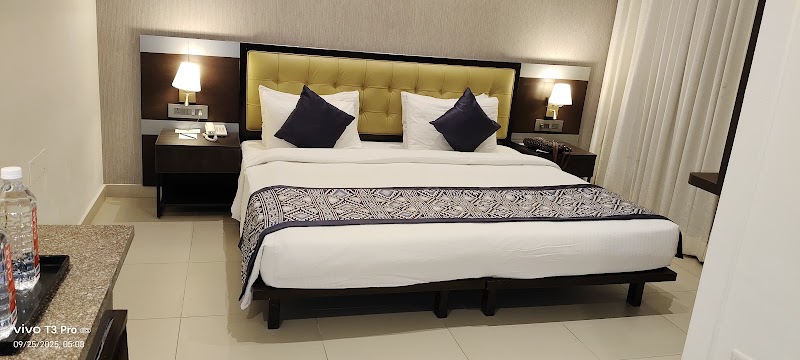 Grand Continent Malleshwaram A Sarovar Portico Affiliate - Grand Continent Malleshwaram A Sarovar Portico Affiliate, No. 18 & 19, 1st Cross, near Mantri square mall, |, Malleshwaram, Bengaluru, Karnataka 560003, India
