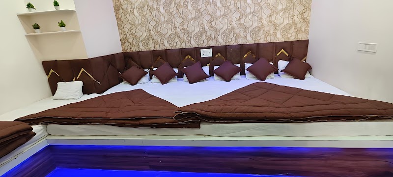 Hotel Prabhu Palace - Hotel Prabhu Palace 36 , satyanarayan Mandir ki gali, Dhabha, Mahakal Tent House, road, Kartik Chowk, Ujjain, Madhya Pradesh 456006, India