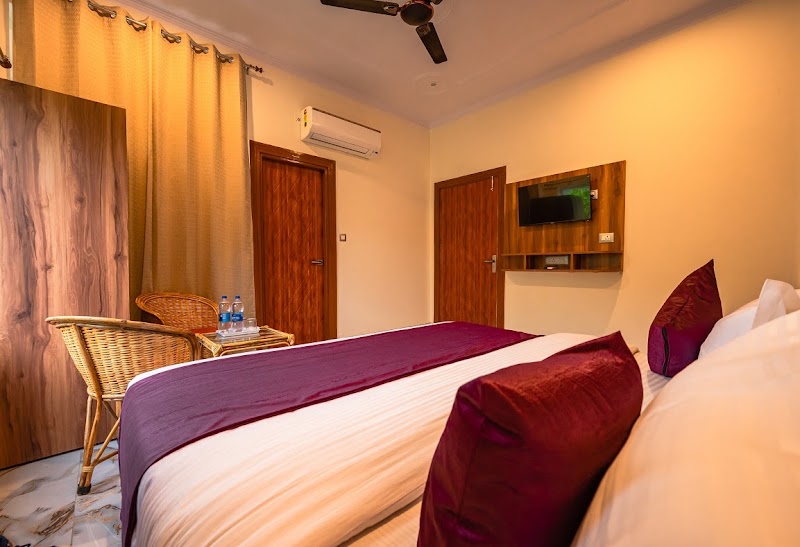 Hotel Rishikesh Grand - Hotel Rishikesh Grand 48JF+PGH, Badrinath Marg, Tapovan, Rishikesh, Uttarakhand 249192, India