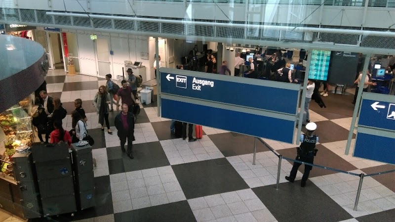 Access Point Terminal 1, Departures (A and B) - Departures Bus/Taxi/Transfer - Access Point Terminal 1, Departures (A and B) - Departures Bus/Taxi/Transfer, Terminalstr. West Terminal 1 - Modul B - Ebene 04, 85356 Oberding, Germany