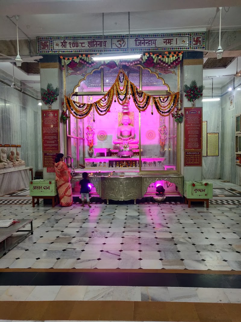 Shri 1008 Shantinath Digambar Jain Temple - Shri 1008 Shantinath Digambar Jain Temple Mondha Road, Jafar Gate, V8PP+G23, Shahgunj, Chhatrapati Sambhajinagar, Maharashtra 431001, India