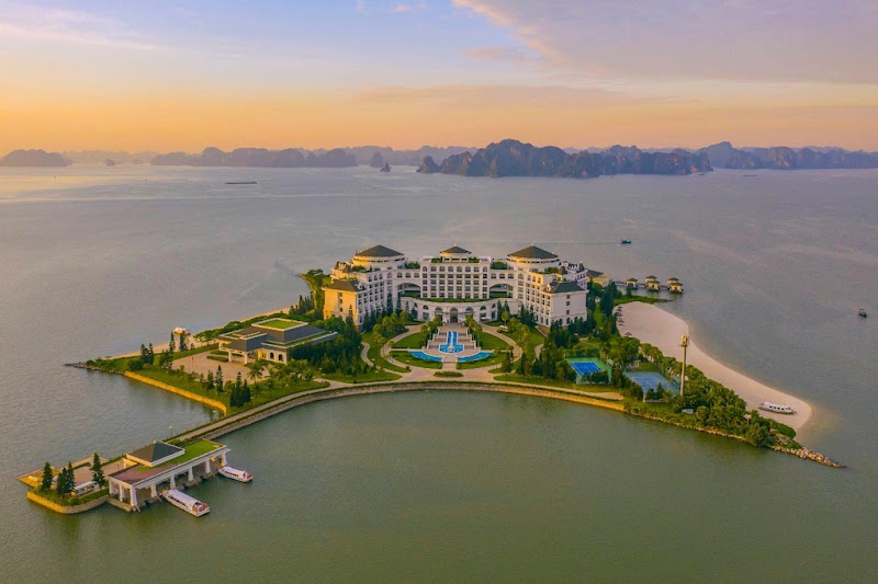 Vinpearl Resort & Spa Hạ Long - Vinpearl Resort & Spa Hạ Long, Đường Đỗ Sĩ Họa, Bãi Cháy, Quảng Ninh 200000, Vietnam